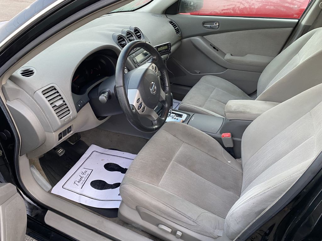 2010 Nissan Altima Image 3