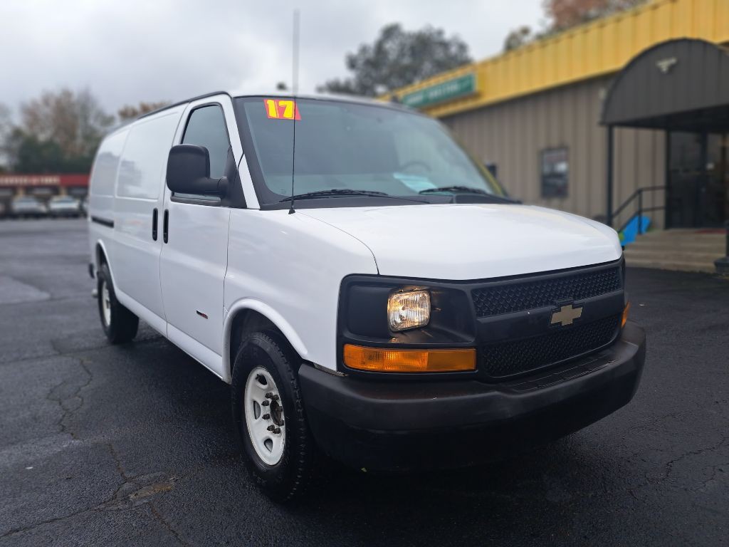 2017 Chevrolet Express Image 2