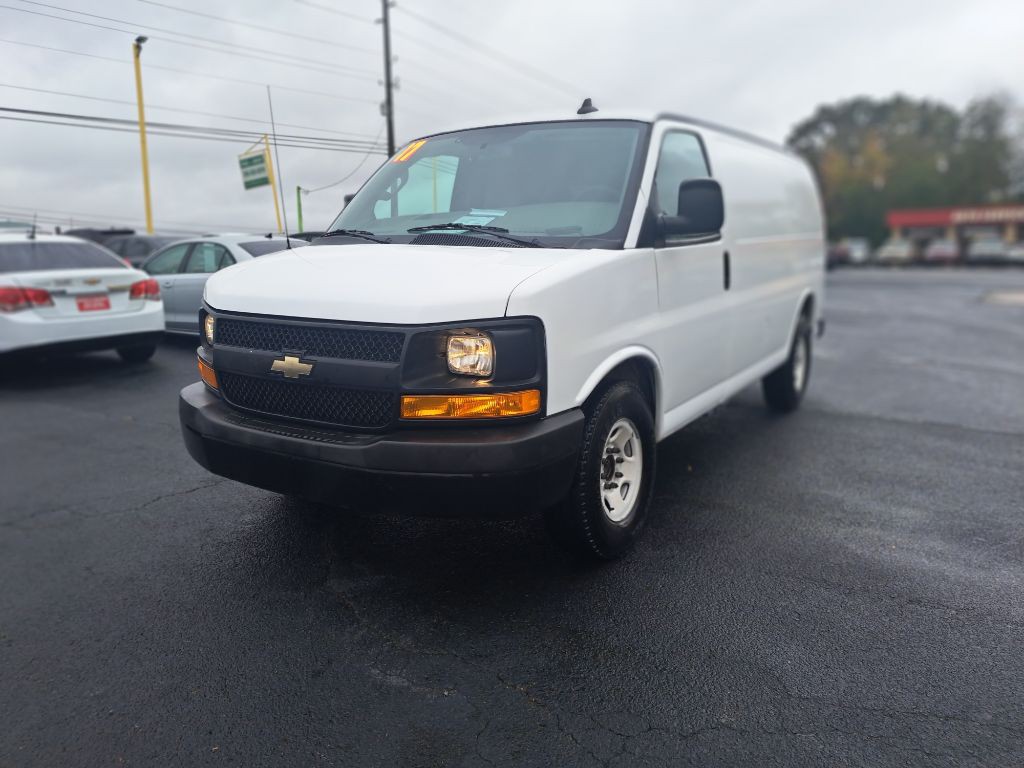 2017 Chevrolet Express Image 3