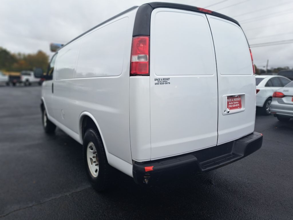 2017 Chevrolet Express Image 7