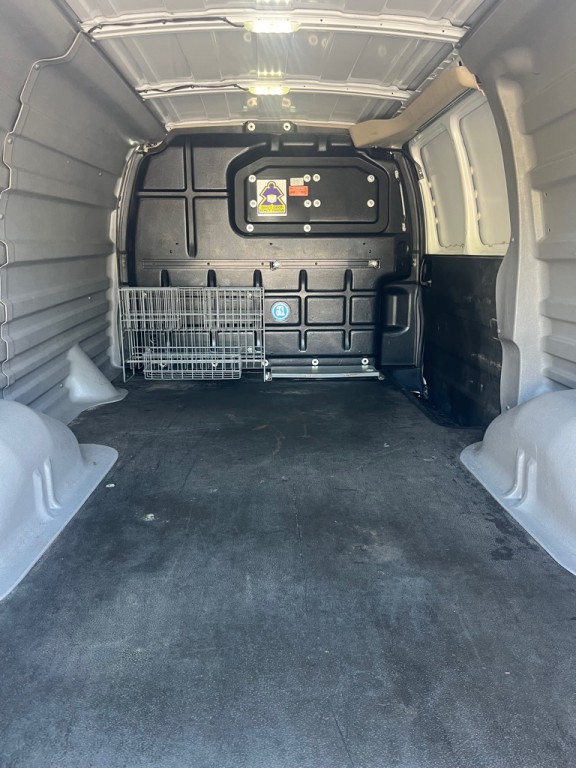 2017 Chevrolet Express Image 17
