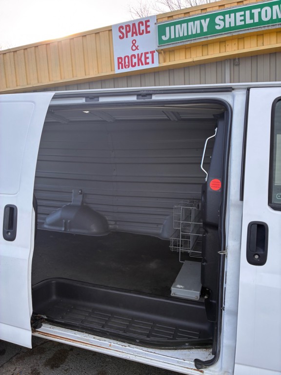 2017 Chevrolet Express Image 6