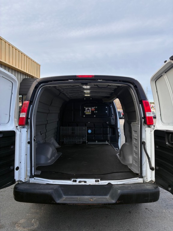 2017 Chevrolet Express Image 8