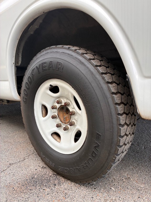 2017 Chevrolet Express Image 10