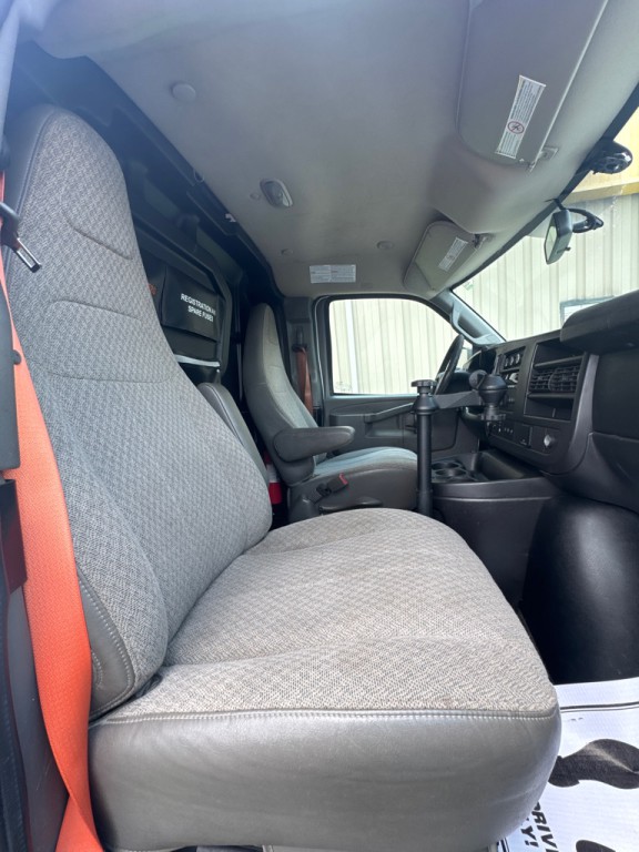 2017 Chevrolet Express Image 8