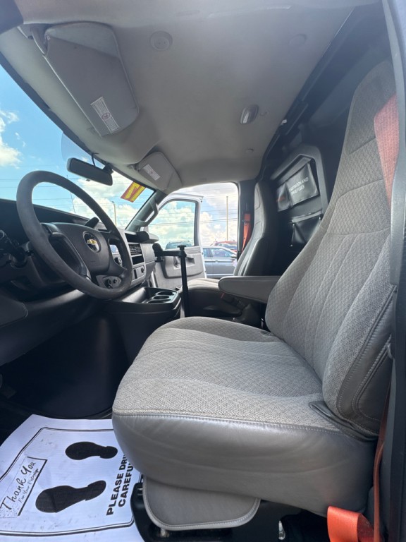 2017 Chevrolet Express Image 9