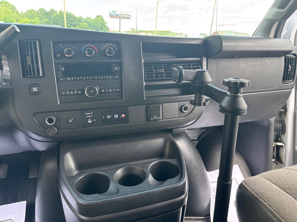 2017 Chevrolet Express Image 10