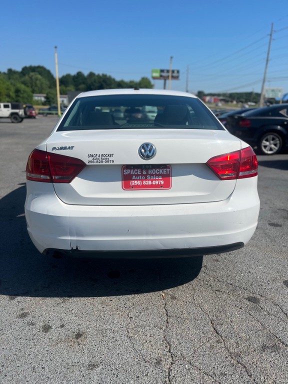 2013 Volkswagen Passat Image 15