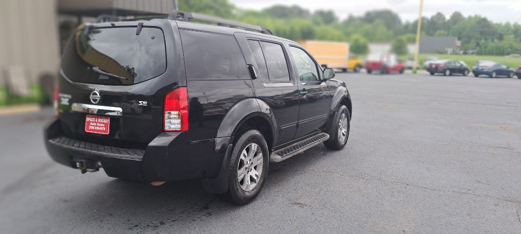 2010 Nissan Pathfinder Image 2