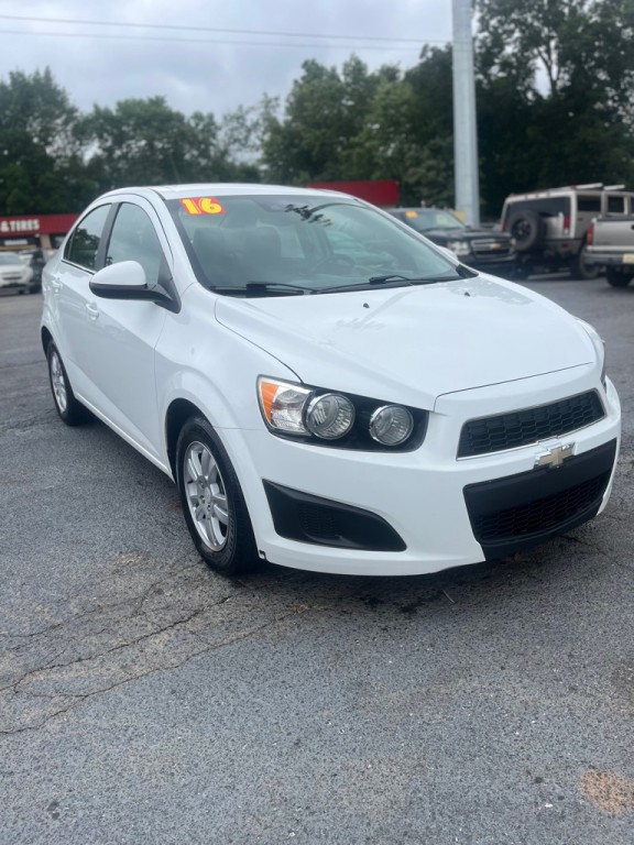 2016 Chevrolet Sonic Image 1