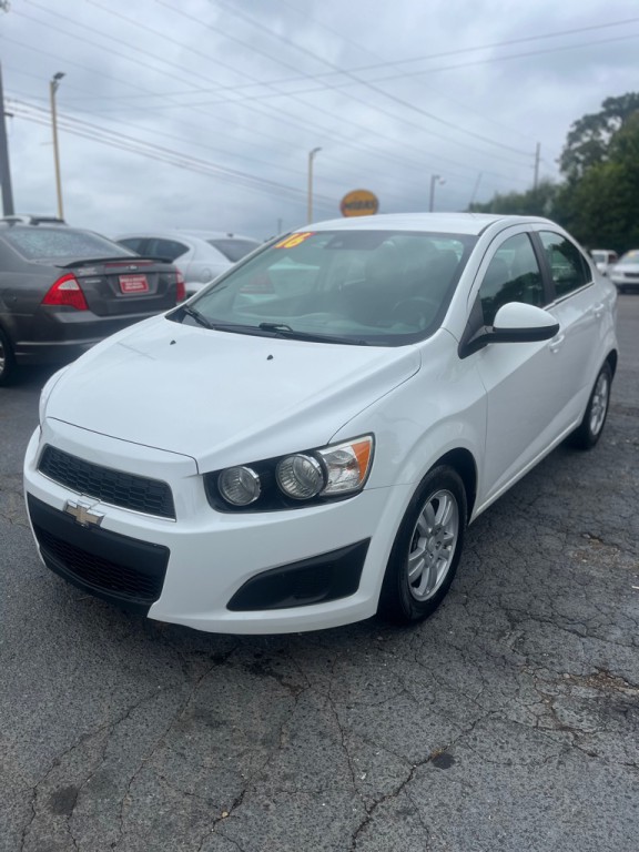 2016 Chevrolet Sonic Image 2