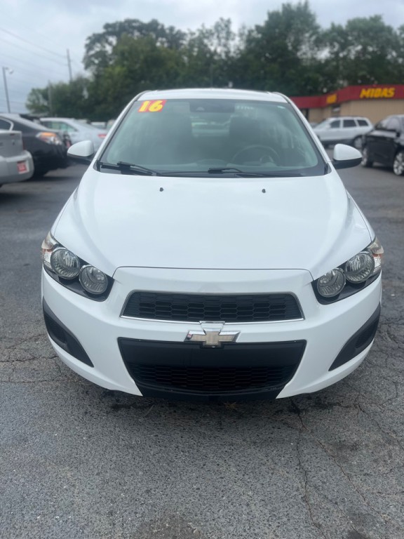 2016 Chevrolet Sonic Image 3