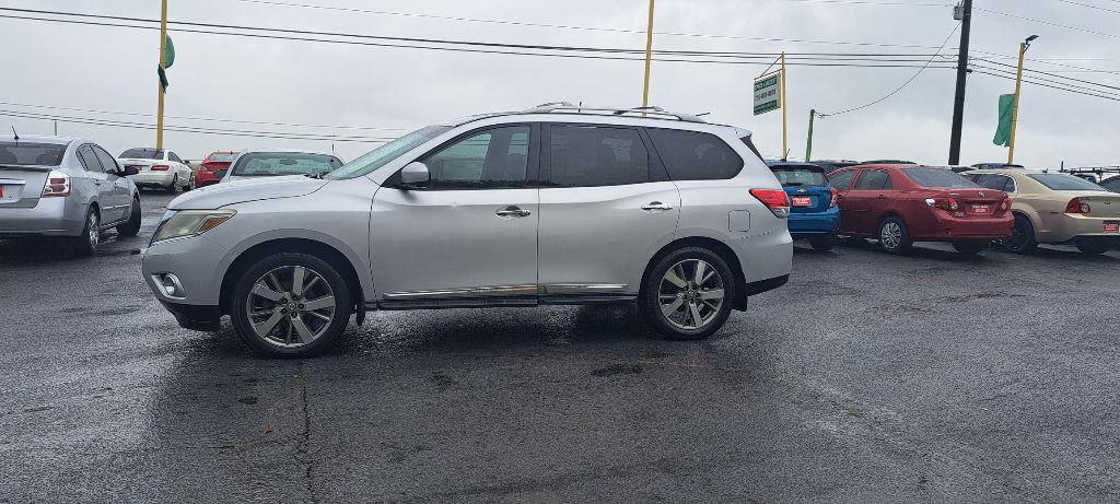 2014 Nissan Pathfinder Image 2