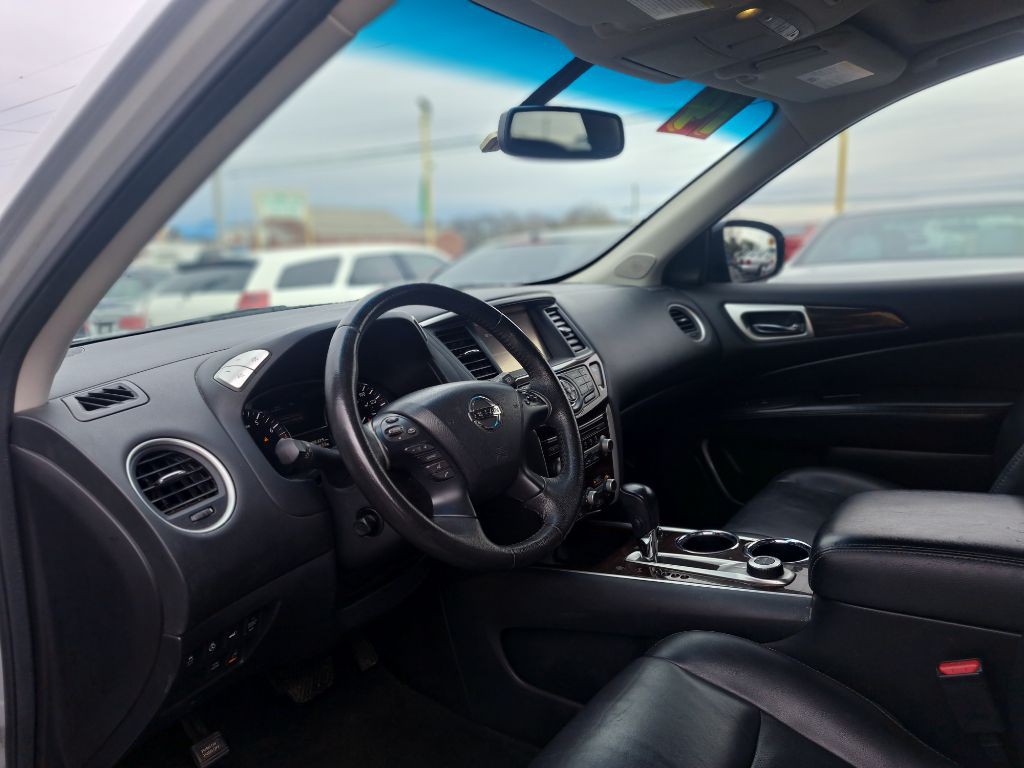 2014 Nissan Pathfinder Image 25