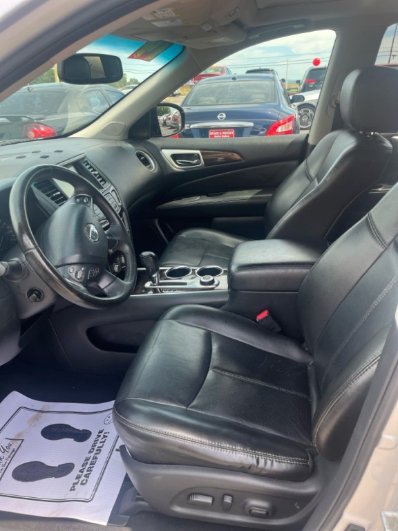 2014 Nissan Pathfinder Image 30