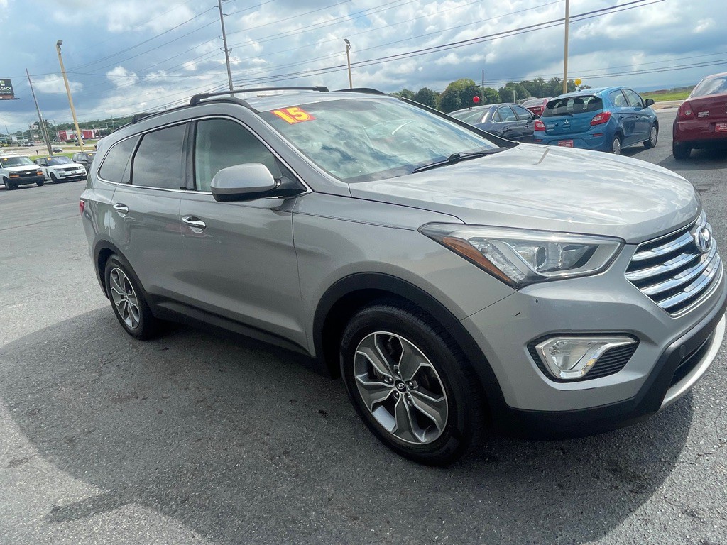 2015 Hyundai Santa Fe Image 2