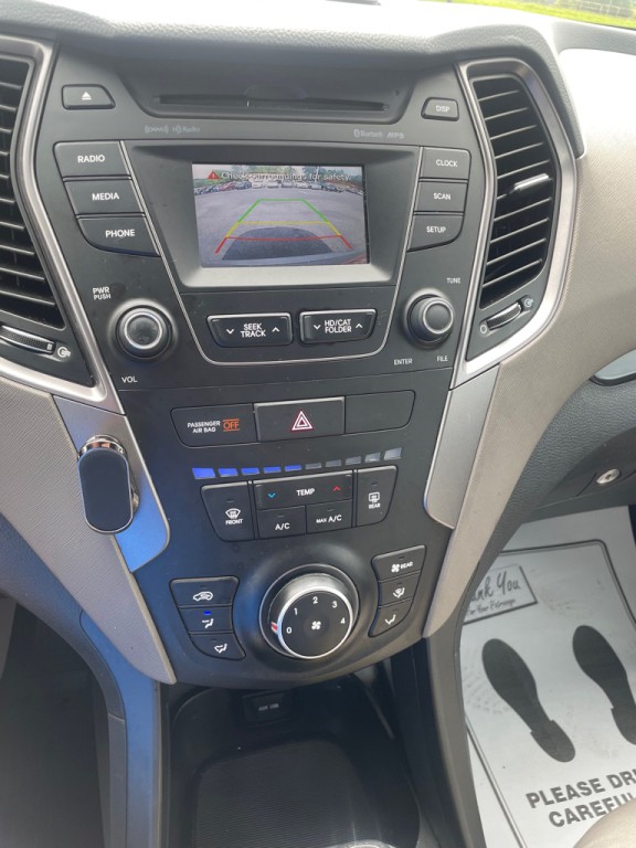 2015 Hyundai Santa Fe Image 8