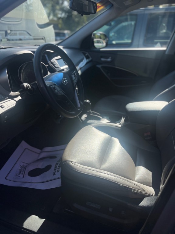 2015 Hyundai Santa Fe Image 12