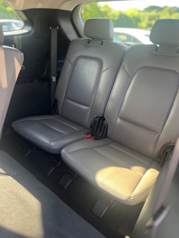2015 Hyundai Santa Fe Image 14