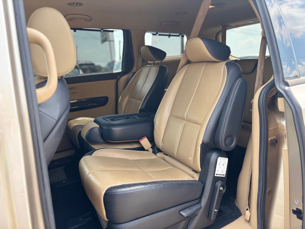2015 Kia Sedona Image 19