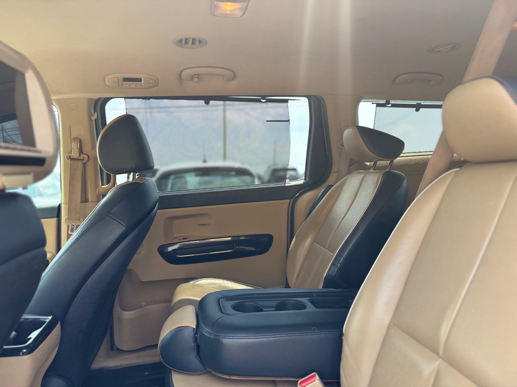 2015 Kia Sedona Image 21