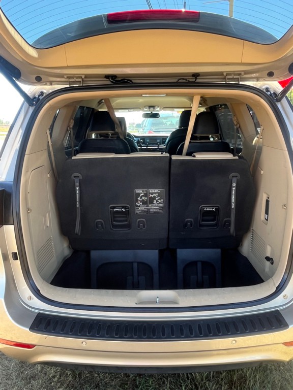 2015 Kia Sedona Image 32