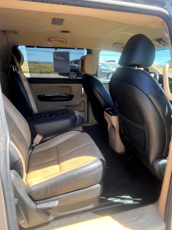 2015 Kia Sedona Image 34