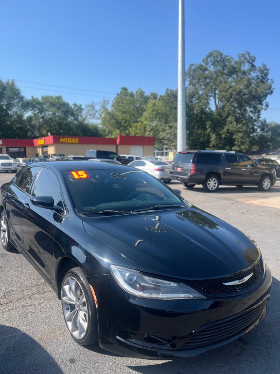 2015 Chrysler 200 Image 1