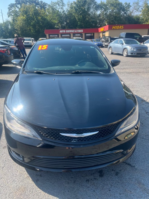 2015 Chrysler 200 Image 2