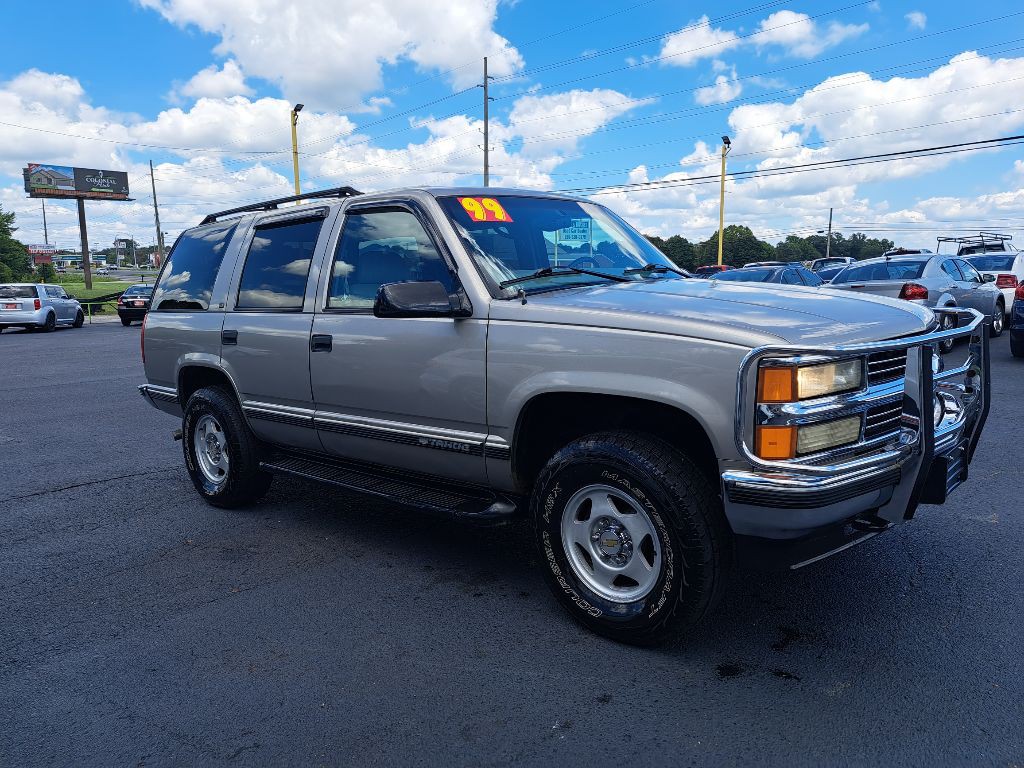 1999 Chevrolet Tahoe Image 1