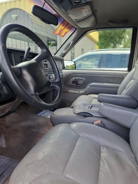 1999 Chevrolet Tahoe Image 9