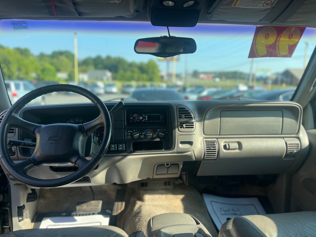 1999 Chevrolet Tahoe Image 17