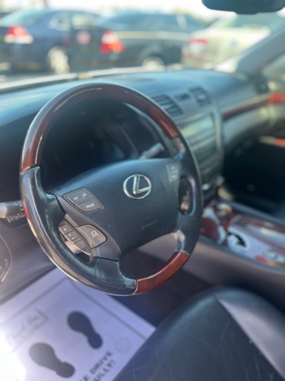 2009 Lexus LS Image 11