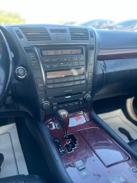 2009 Lexus LS Image 12