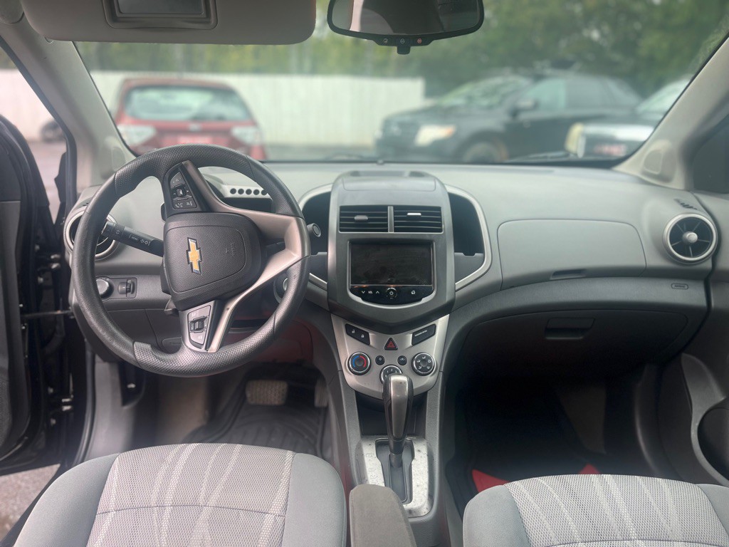 2014 Chevrolet Sonic Image 8