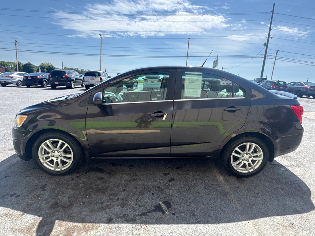 2014 Chevrolet Sonic Image 3