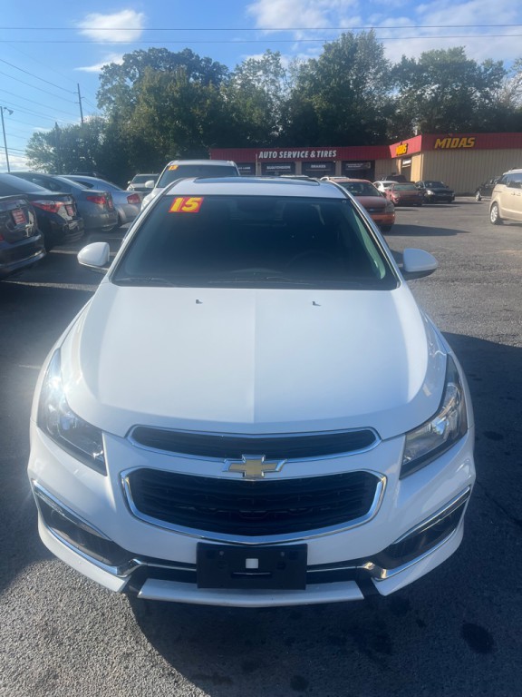 2015 Chevrolet Cruze Image 2