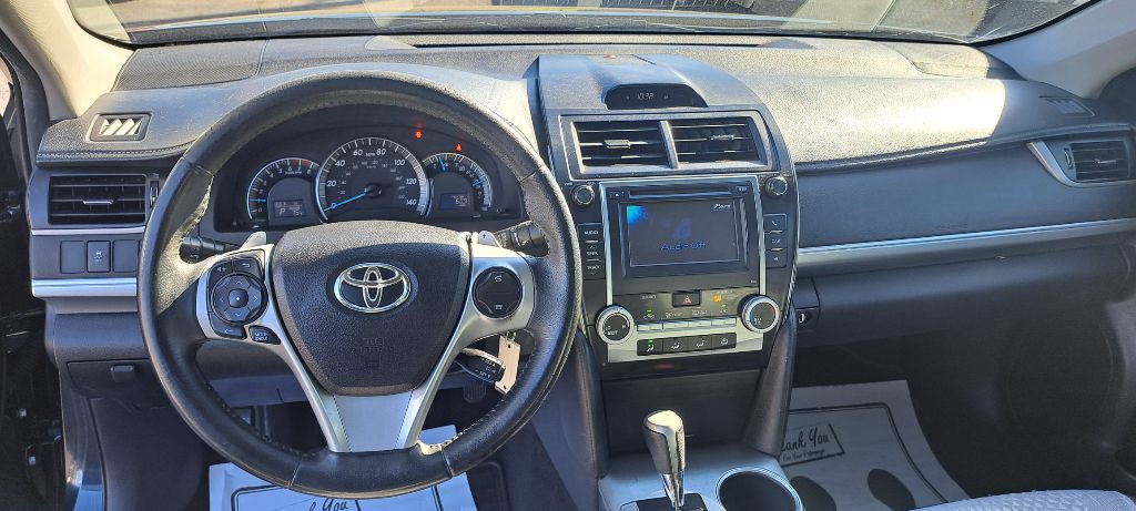 2014 Toyota Camry Image 9