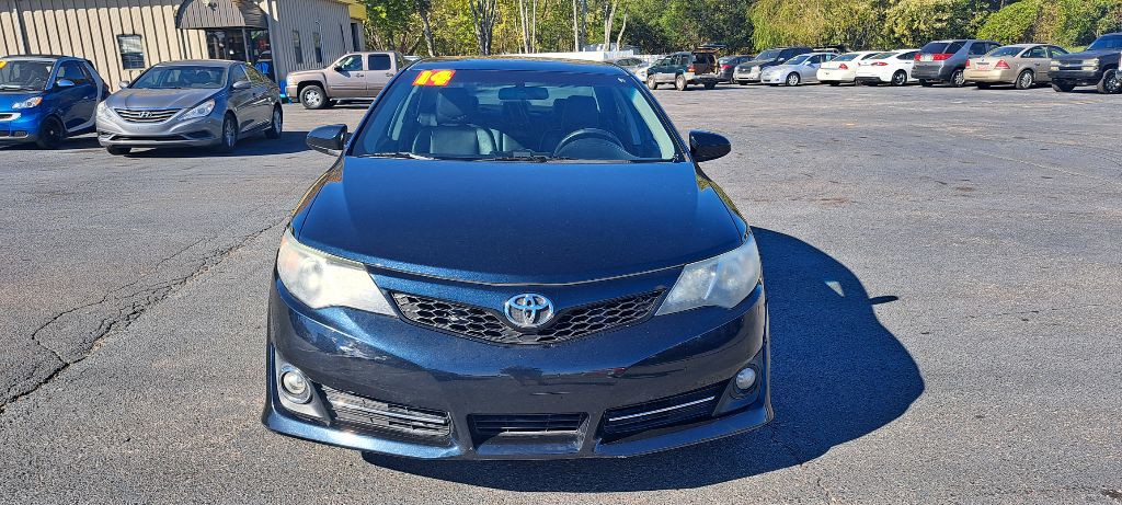 2014 Toyota Camry Image 2