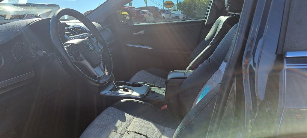 2014 Toyota Camry Image 4