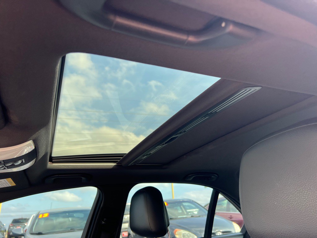 2014 Mercedes-Benz C-Class Image 11