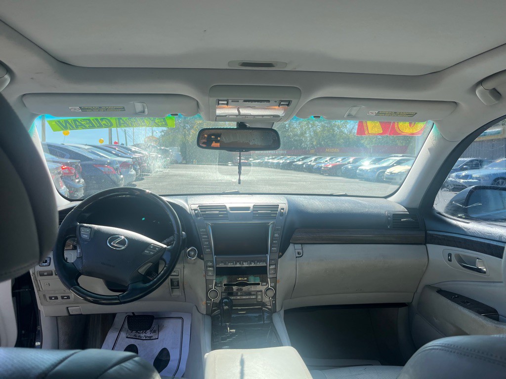 2007 Lexus LS Image 8