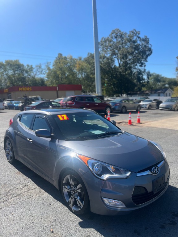 2017 Hyundai Veloster Image 1