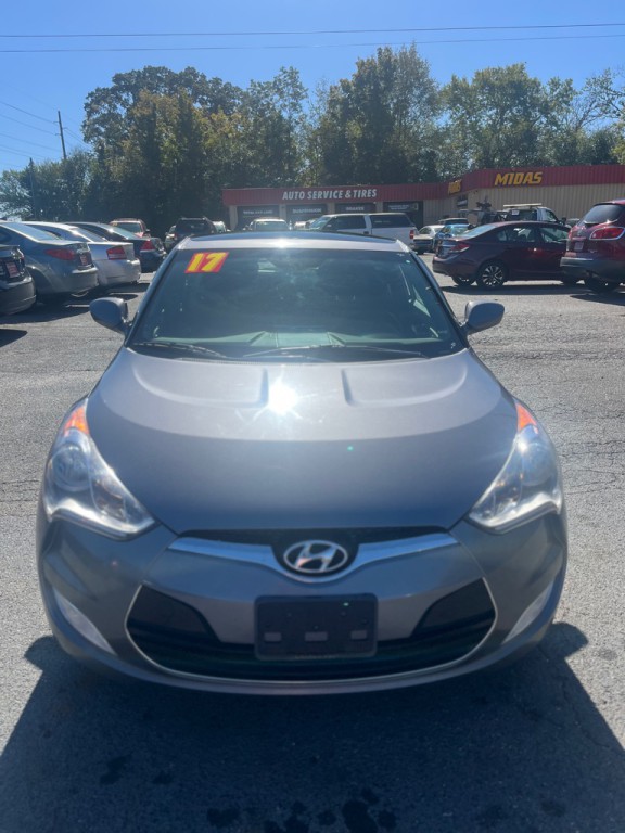 2017 Hyundai Veloster Image 2