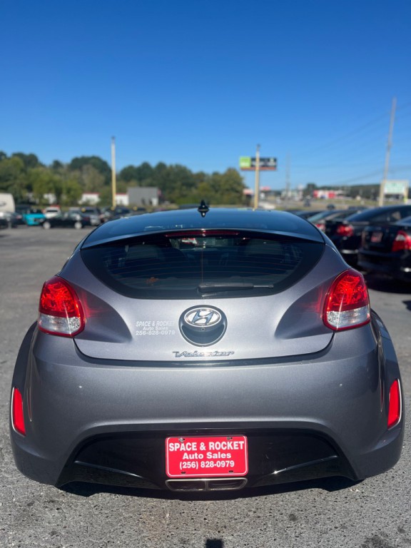 2017 Hyundai Veloster Image 5