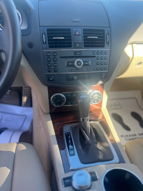 2010 Mercedes-Benz C-Class Image 8