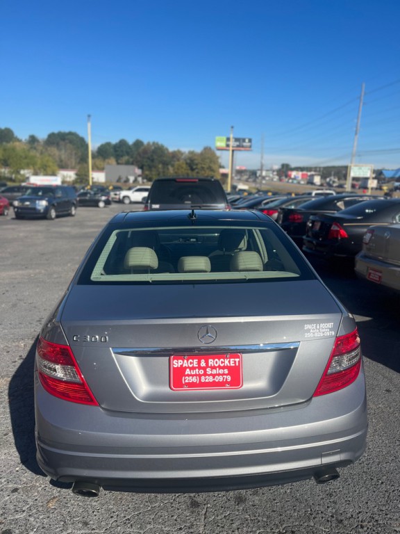 2010 Mercedes-Benz C-Class Image 10