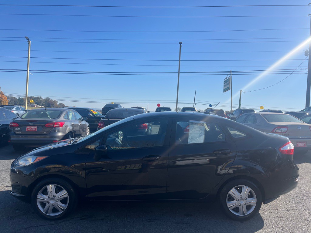 2015 Ford Fiesta Image 4