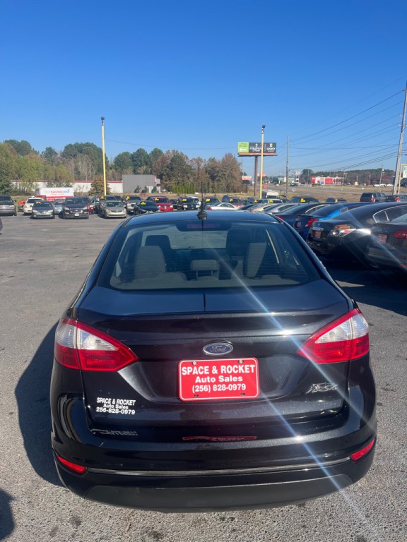 2015 Ford Fiesta Image 5