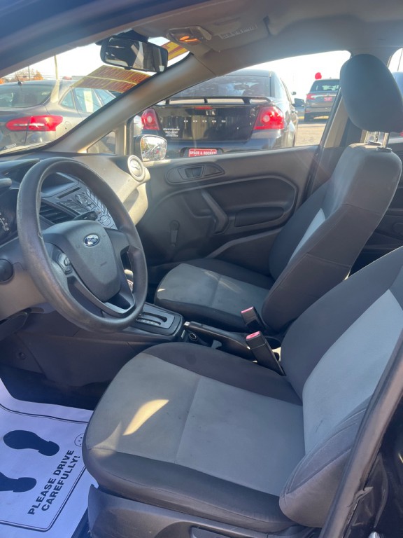 2015 Ford Fiesta Image 6